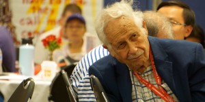 Beitragsbild des Blogbeitrags „Trumps rassistische, waffenliebende Mobs stehen schon Gewehr bei Fuß“ 