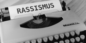 Beitragsbild des Blogbeitrags Was bedeutet es in unserer Gesellschaft weiß zu sein?