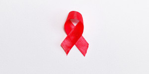 Beitragsbild des Blogbeitrags Welt-Aids-Tag: Corona droht Fortschritte gegen HIV/Aids um Jahre zurückzuwerfen