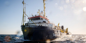 Beitragsbild des Blogbeitrags Sea-Watch 3: Ermittlungen gegen Carola Rakete eingestellt 