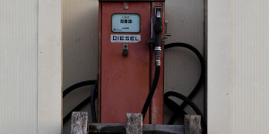 Beitragsbild des Blogbeitrags EU will ab 2035 neue Benzin- und Dieselautos verbieten – TopEasy aktuell