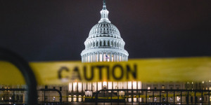 Beitragsbild des Blogbeitrags Gedenkfeier 1 Jahr nach der Attacke auf das US-Kapitol – TopEasy aktuell