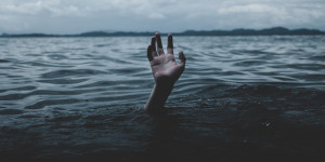 Beitragsbild des Blogbeitrags Vor sieben Jahren: Hunderte Tote bei Schiffsunglück im Mittelmeer 