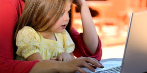 Beitragsbild des Blogbeitrags Wenn Schulen schließen, springen Mütter ein