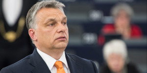 Beitragsbild des Blogbeitrags 80.000 Menschen bei Protesten gegen Orbán in Budapest