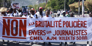 Beitragsbild des Blogbeitrags Haiti: Journalist*innen protestieren gegen Gewalt