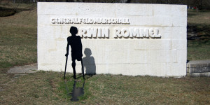 Beitragsbild des Blogbeitrags Ein Schatten, der auf Rommel fällt