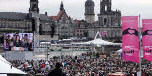 Beitragsbild des Blogbeitrags 11. Gebot: »Du sollst Deinen Kirchentag selbst bezahlen!«