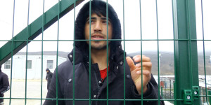 Beitragsbild des Blogbeitrags „Österreichisches Guantanamo“: Schwere Vorwürfe gegen Abschiebezentrum in Bosnien 