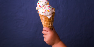 Beitragsbild des Blogbeitrags #goodnUZ: ungewöhnliches Eis, künstlicher Bademeister, barrierefreier Urlaub, hilfreiche Pilze & versteinertes CO2