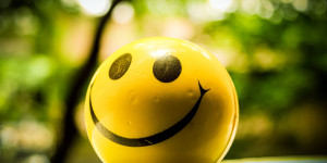 Beitragsbild des Blogbeitrags #goodnUZ: gesundes Lachen, flüssige Bäume, effiziente Lava & schlafende Auszeit