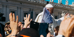 Beitragsbild des Blogbeitrags Missbrauchstäter in der Kirche: Präsident Boliviens schreibt an den Papst 