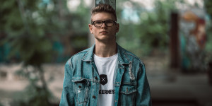 Beitragsbild des Blogbeitrags Die meisten jungen Europäer sehen düstere Zukunft – TopEasy aktuell
