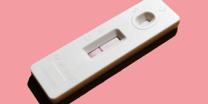Beitragsbild des Blogbeitrags Corona-Tests waren teuer und schlecht geplant – TopEasy aktuell
