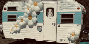 Beitragsbild des Blogbeitrags WG, Studi-Wohnheim oder Campingplatz? Wohnkosten für Studierende sind explodiert