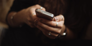 Beitragsbild des Blogbeitrags Drittel der Bevölkerung von Hass im Internet betroffen – TopEasy aktuell