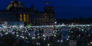 Beitragsbild des Blogbeitrags Laut gegen Rechts: Jetzt auch Großdemo in Wien 
