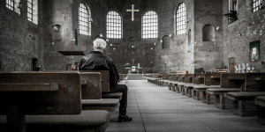 Beitragsbild des Blogbeitrags Flucht aus der Kirche