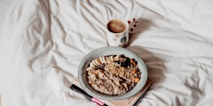 Beitragsbild des Blogbeitrags vegan buckwheat porridge
