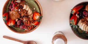 Beitragsbild des Blogbeitrags eat your greens and get your vitamins in: green smoothie bowl