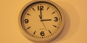 Beitragsbild des Blogbeitrags Wer hat 60 Minuten an der Uhr gedreht?
