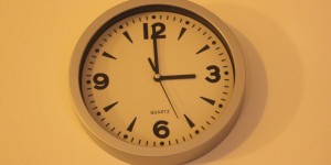 Beitragsbild des Blogbeitrags Wer hat 60 Minuten an der Uhr gedreht? 