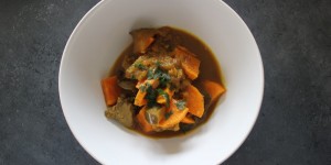 Beitragsbild des Blogbeitrags Eintopf mit Rindfleisch, Aubergine und Süßkartoffel