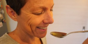 Beitragsbild des Blogbeitrags Öl ziehen: Ein Löffel für mich…..