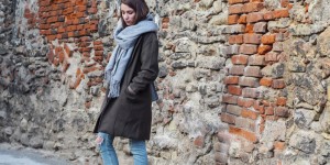 Beitragsbild des Blogbeitrags OUTFIT: Wollmantel, destroyed Jeans & Boots 