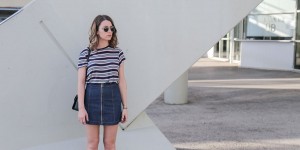Beitragsbild des Blogbeitrags Bold Stripes Shirt kombiniert mit Jeansrock & Converse 