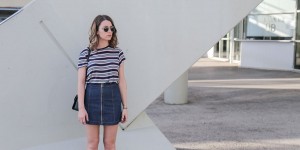 Beitragsbild des Blogbeitrags Bold Stripes Shirt kombiniert mit Jeansrock & Converse