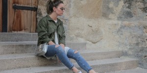 Beitragsbild des Blogbeitrags Perlenbesetztes Oberhemd, besticktes Kleid & Jeans 