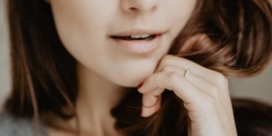 Beitragsbild des Blogbeitrags Beauty FAQ: Wow-Brows in 4 Steps