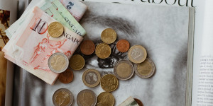 Beitragsbild des Blogbeitrags Money Talk: How To Keep Track Of Your Finances 
