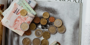 Beitragsbild des Blogbeitrags Money Talk: How To Keep Track Of Your Finances