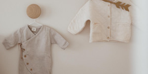 Beitragsbild des Blogbeitrags Baby Clothing: What does a newborn wear?