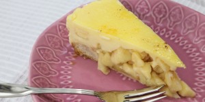 Beitragsbild des Blogbeitrags Pudding-Apfelkuchen oder wie man Kühlschrankreste noch verkochen kann 