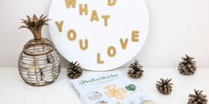 Beitragsbild des Blogbeitrags Gold-Buchstaben Schild – Buchinspiration: „Naturliebe“ von Sinnenrausch