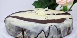 Beitragsbild des Blogbeitrags Marmor Biskuittorte 