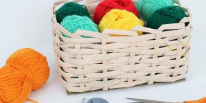 Beitragsbild des Blogbeitrags geflochtener Zeitungspapier-Korb