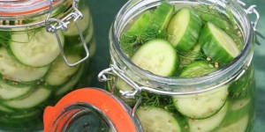 Beitragsbild des Blogbeitrags Mummon Etikkakurkut – Omas Essiggurken
