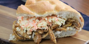 Beitragsbild des Blogbeitrags Pulled Chicken Sandwich mit Cole Slaw