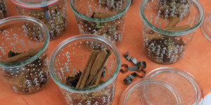 Beitragsbild des Blogbeitrags Geschenkidee: Weihnachtspunsch Mischung