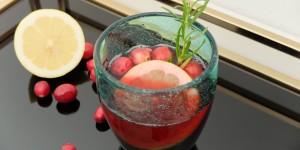 Beitragsbild des Blogbeitrags Tchin Tchin Day: Himbeer Ingwer Drink