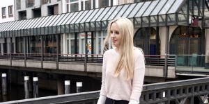 Beitragsbild des Blogbeitrags FASHION: PALE DOGWOOD X SPRING LOOK WITH MANGO SKIRT