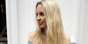 Beitragsbild des Blogbeitrags FASHION: KIND OF OCEAN FEELING - BLUE OFF SHOULDER TOP