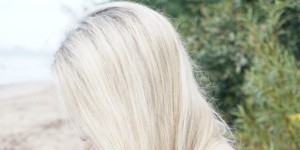 Beitragsbild des Blogbeitrags LIFE: TIPPS FOR HEALTHY SUMMER HAIR X MY HAIR ROUTINE  