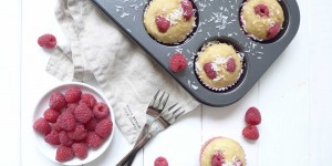 Beitragsbild des Blogbeitrags summer special: himbeer-kokos muffins  