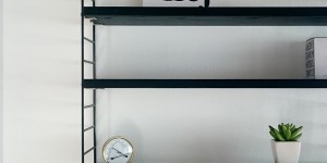 Beitragsbild des Blogbeitrags DAS STRING REGAL - DESIGNKLASSIKER - DEKOTEMPEL - HYPE ODER KEIN HYPE?