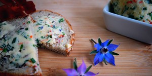 Beitragsbild des Blogbeitrags Kräuterbutter …geschüttelt und nicht gerührt…